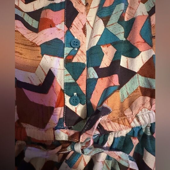 Lane Bryant Sleeveless CrossBack Button front Geo print multi color halter- Sz18 - Picture 7 of 7